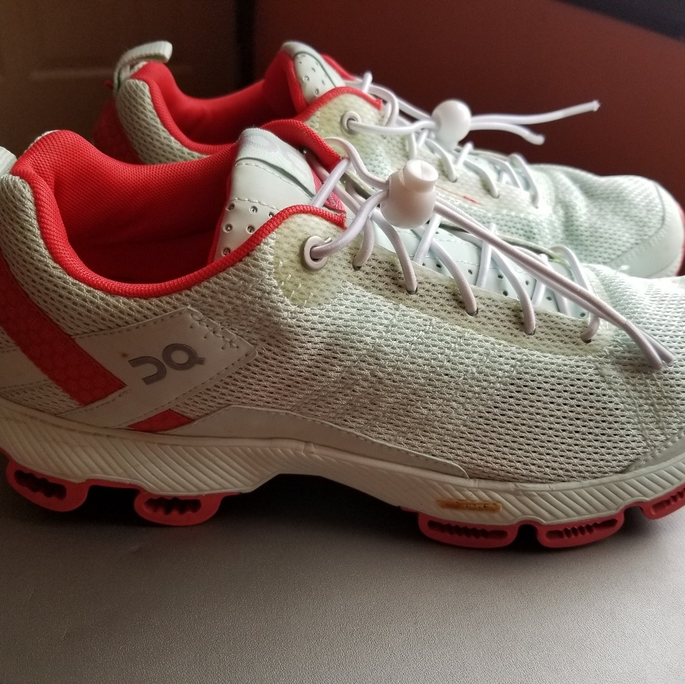 Courtesy of Athlete’s Circle
Cloudracer (Unisex) -